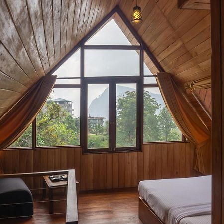 Refresh Inn Ела Екстериор снимка