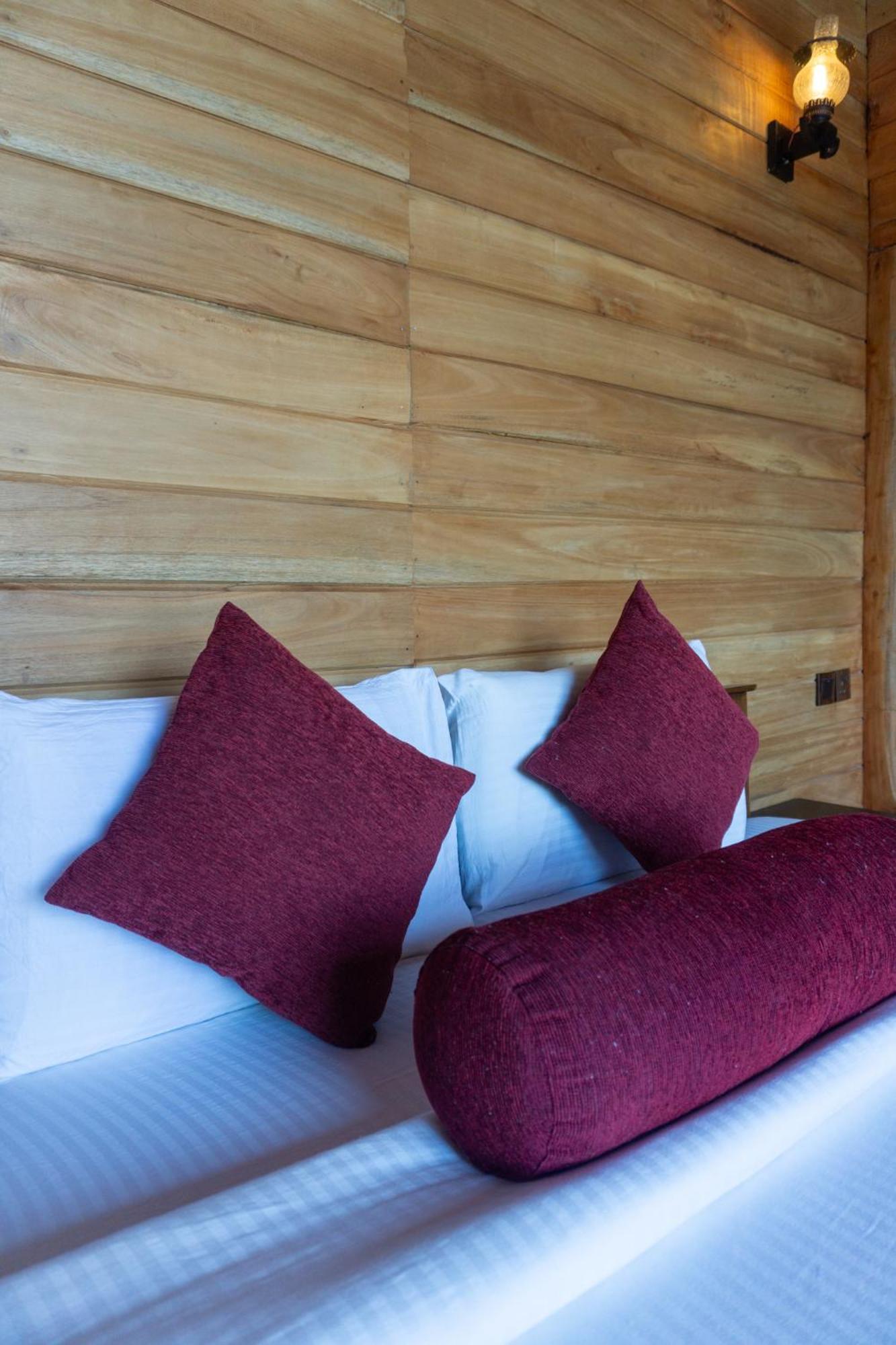 Refresh Inn Ела Екстериор снимка